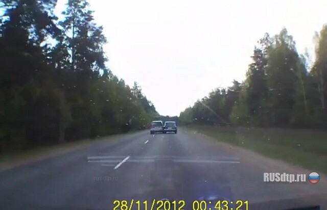 Толкается еще 