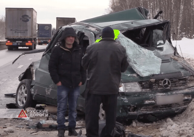 Фура и микроавтобус столкнулись на трассе М-7 во Владимирской области