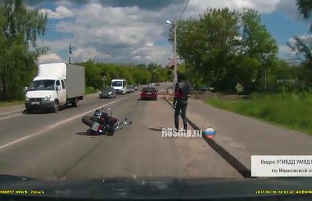 В Иванове автомобиль столкнулся с мотоциклом