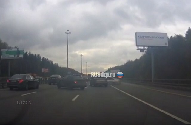 Пять автомобилей столкнулись на Киевском шоссе 