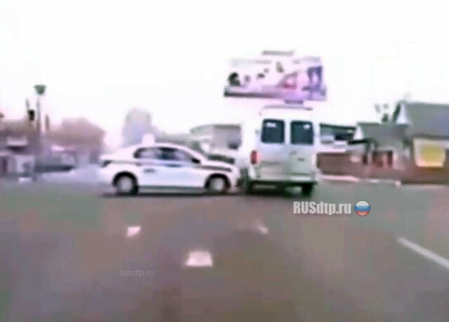 ДТП с участием патрульной машины в Бишкеке