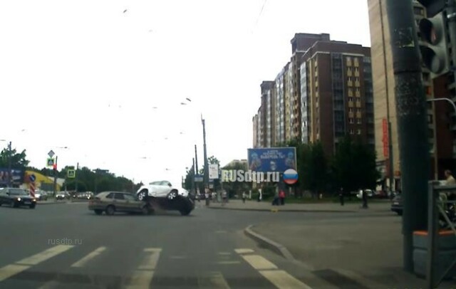 На проспекте Большевиков в Петербурге