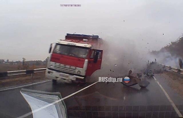 Водитель ВАЗ-2114 погиб при столкновении с КАМАЗом на Кубани
