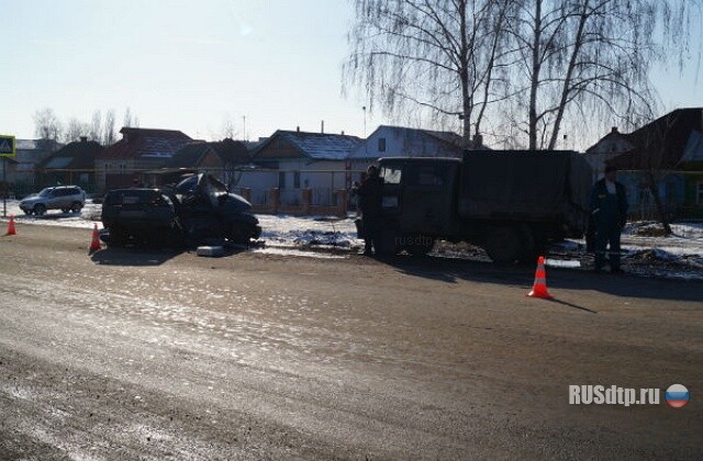 В Донском столкнулись ВАЗ и УАЗ 