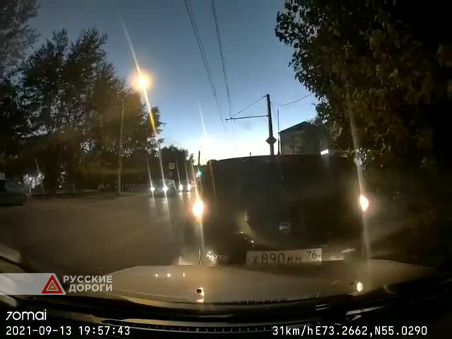 В Омске Nissan скрылся с места ДТП