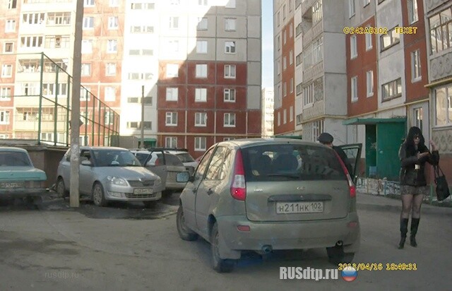 Сбил девушку 