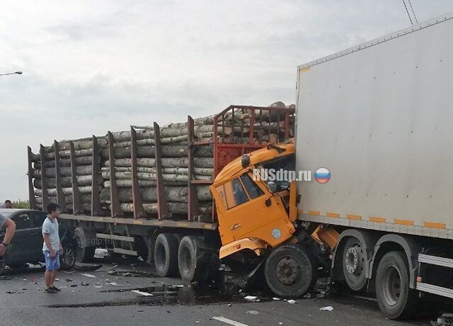 Один человек погиб в массовом ДТП в Набережных Челнах 