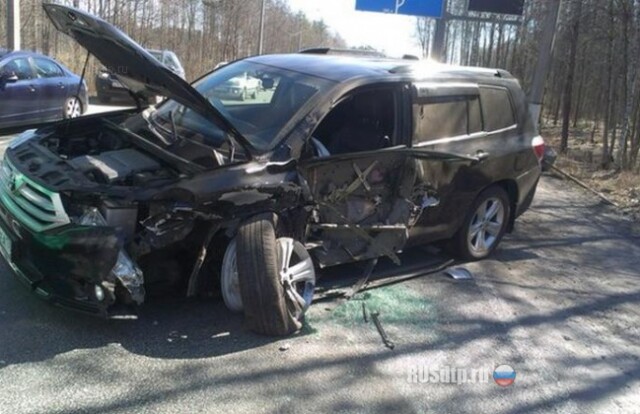 Девушка на Хайлендере и девушка на Рендже 