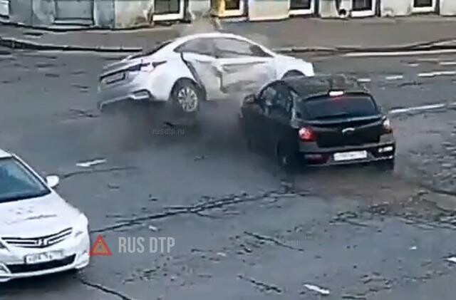 ДТП с переворотом в Петербурге