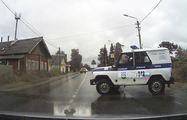 ДТП с полицейским УАЗом в Сыктывкаре