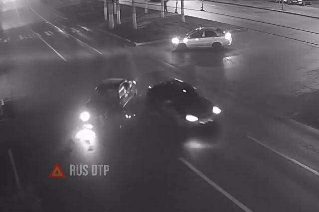 Chevrolet Lanos и «Лада Приора» столкнулись в Волгограде
