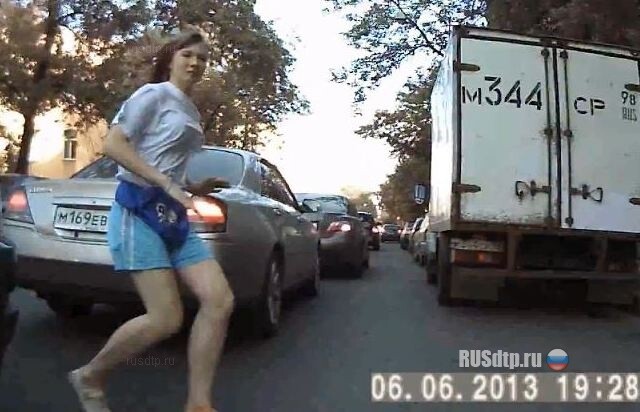 Велосипедист и бегунья 