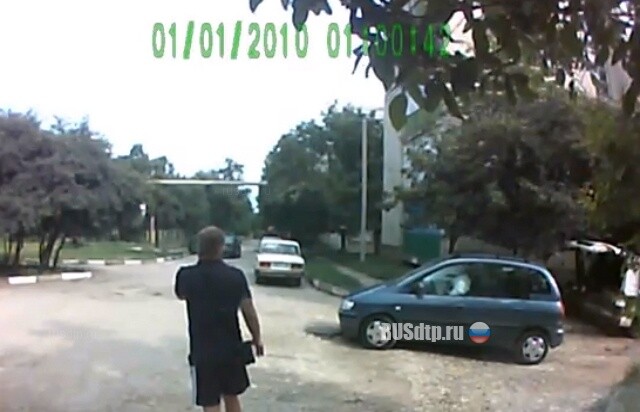 Наехал на люк 