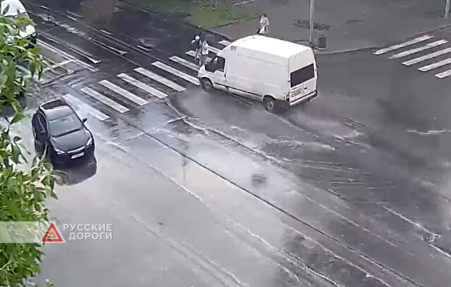 В Вологде фургон сбил детей на пешеходном переходе