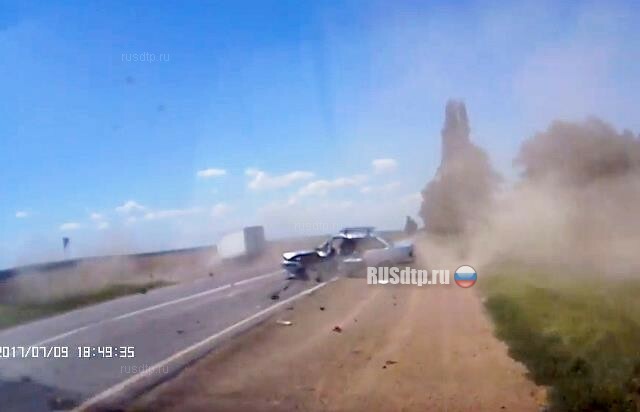 Видеорегистратор запечатлел момент массового ДТП на трассе в Ростовской области 