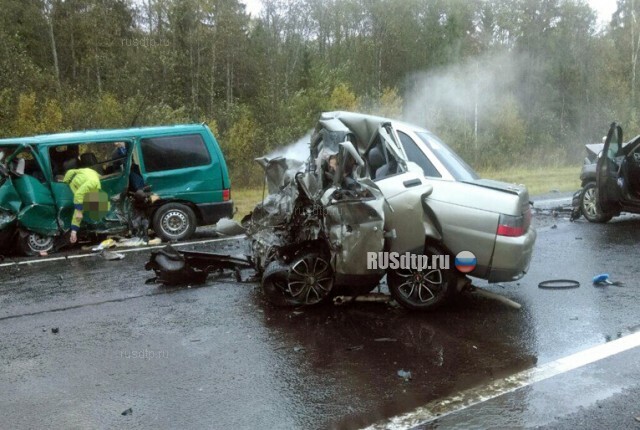 Три человека погибли в ДТП на трассе М-8 в Сокольском районе 