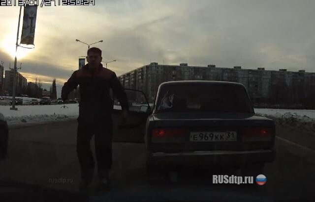 Жигулист-псих негодуэ 