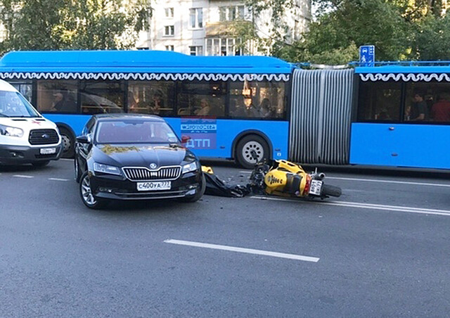 Байкер погиб в ДТП на улице Флотской в Москве 