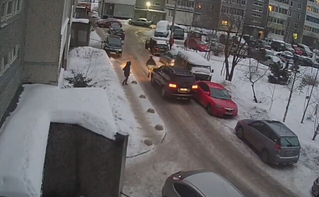 В Петрозаводске водитель «Лексуса» сбил пешехода и скрылся с места ДТП 