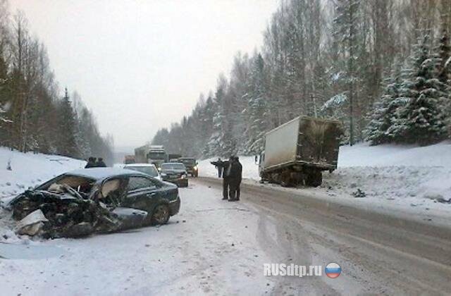 Отлетевшее от фуры колесо «убило» водителя «Лады» 