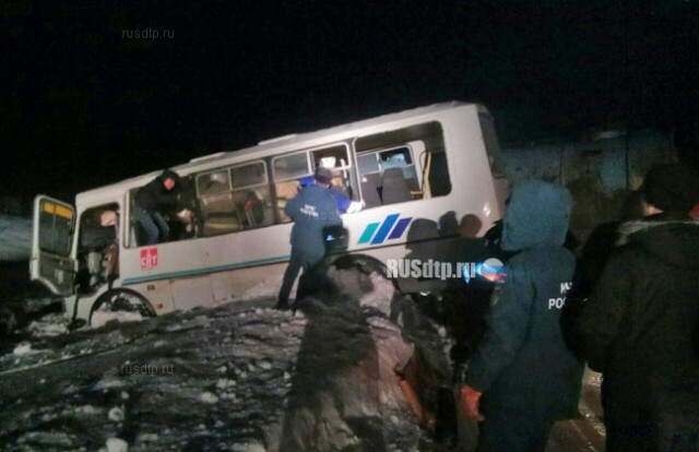 В ДТП с автобусом в Прикамье погибли три человека 