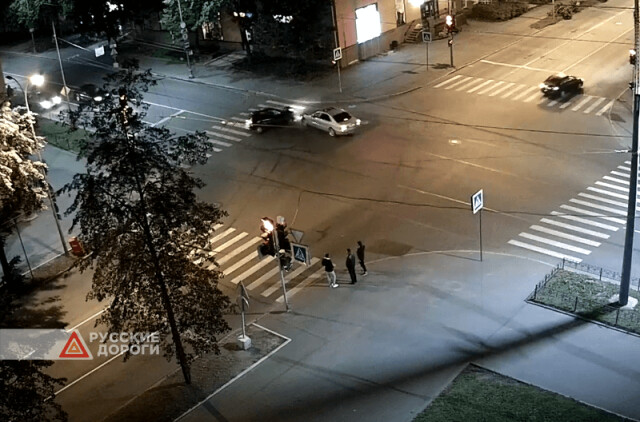 Два автомобиля не поделили перекресток в Петрозаводске