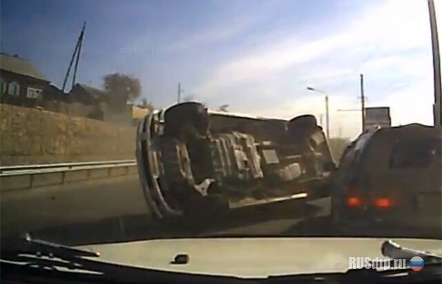 Подбили микроавтобус