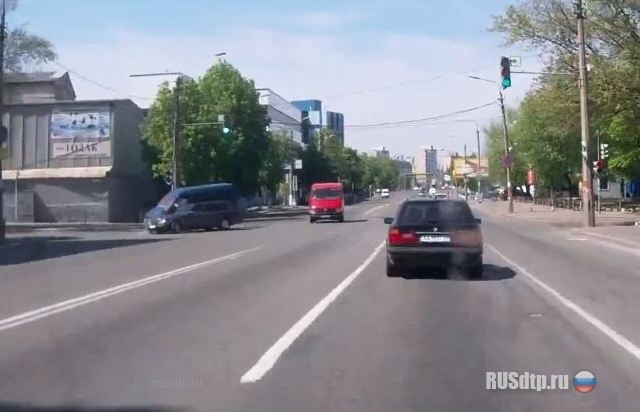 Заходил на разворот со среднего 