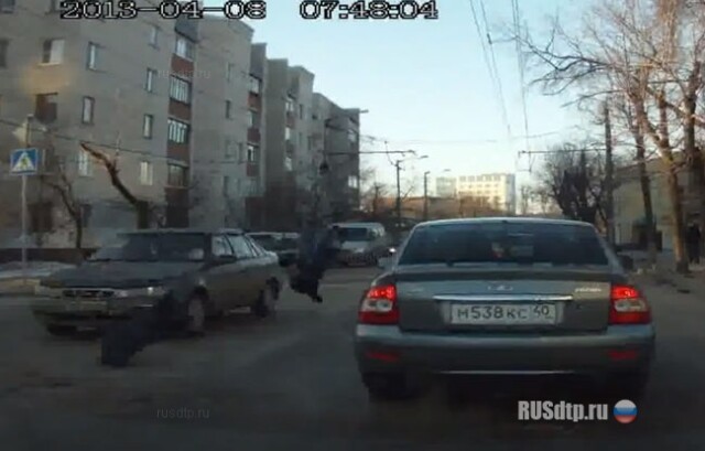 Сбил мать с ребенком 