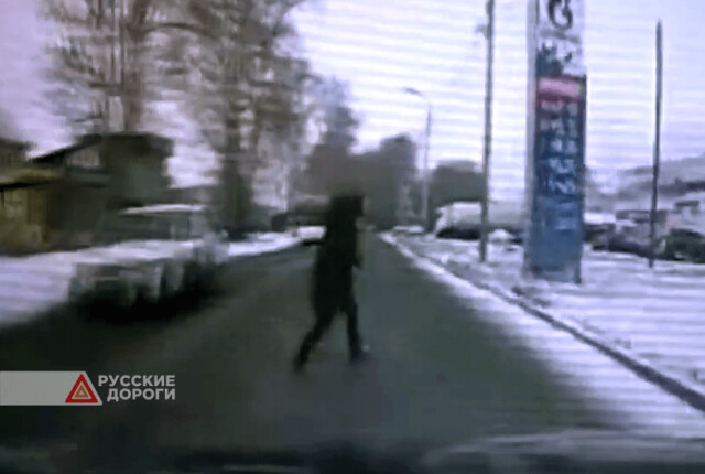 71-летняя женщина погибла под колесами автомобиля в Красноярске
