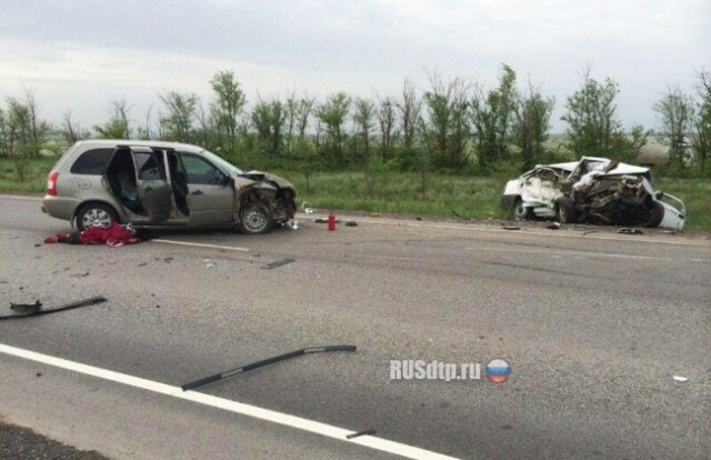 В Волгоградской области в ДТП разбилась семья (фото) 