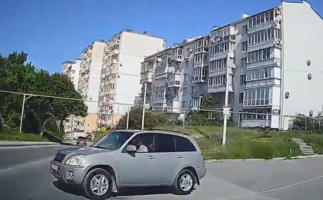 Водитель стал очевидцем жесткого ДТП на Сибиряков-Гвардейцев — видео с регистратора