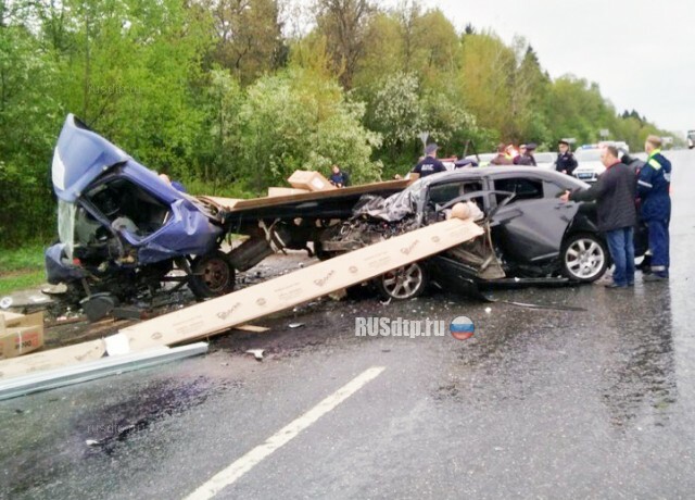 Смертельное ДТП произошло утром на Старом Ярославском шоссе в Подмосковье 