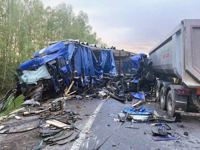 Массовое ДТП из-за лопнувшего колеса в Нижегородской области: погибли 4 человека 