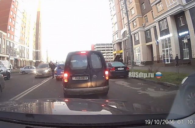 Мужчина напал на водителя «Жигулей» в Новой Москве 