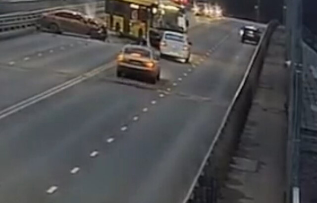 В Ярославле у водителя Kia случился сердечный приступ за рулем