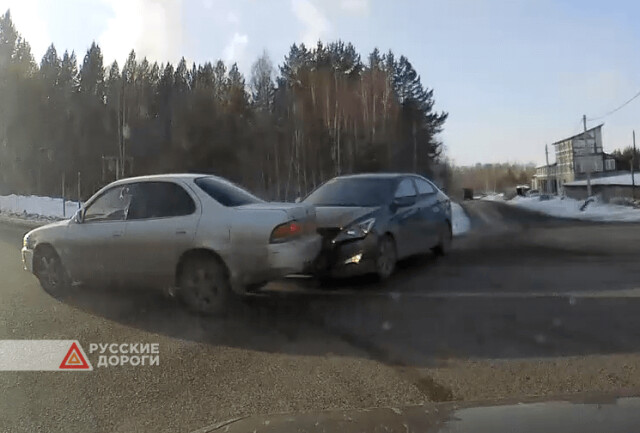 В Иркутске Hyundai выезжал со второстепенной и не пропустил машину