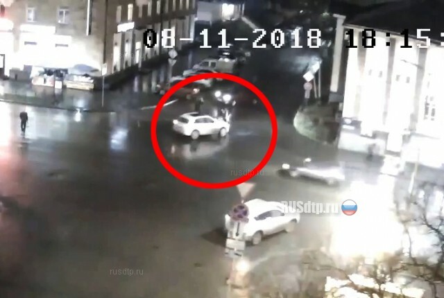 Audi Q5 сбил двух пешеходов в Петрозаводске. ВИДЕО