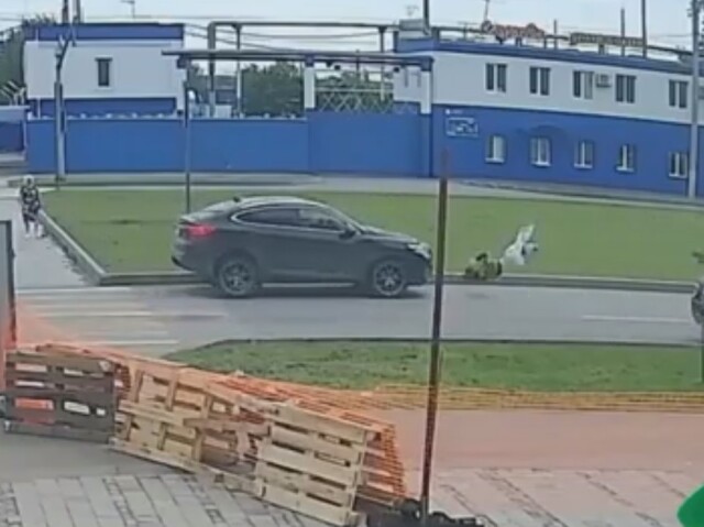 Автомобиль сбил девушку в Нижнекамске 