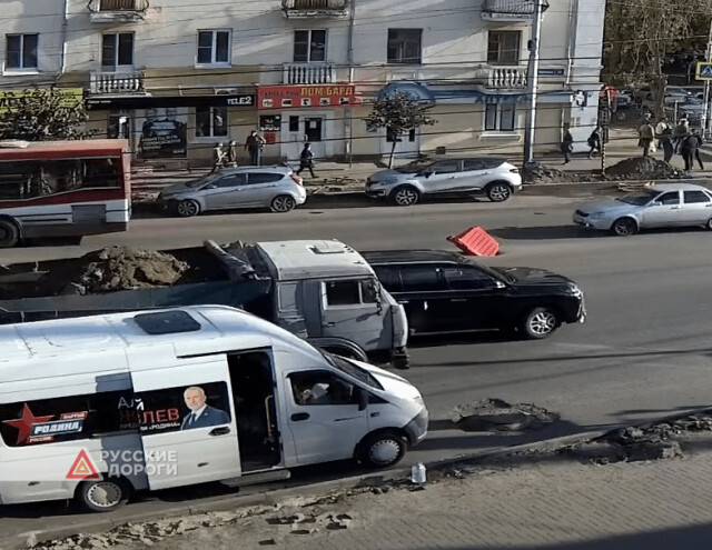 КАМАЗ и внедорожник не поделили полосу в Тамбове