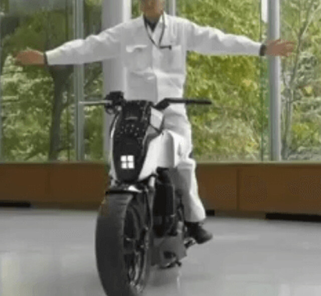 Honda изобрела мотоцикл, который может балансировать сам