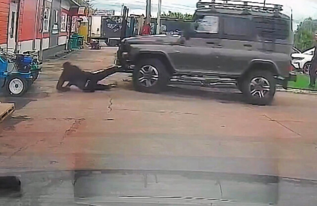 В Нижегородской области осудили водителя УАЗа, который сбил пешехода, а затем попытался добить его топором 