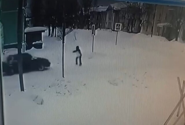 В Архангельской области пьяный водитель без прав сбил женщину