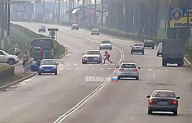 Девочка попала под колеса автомобиля в Днепродзержинске