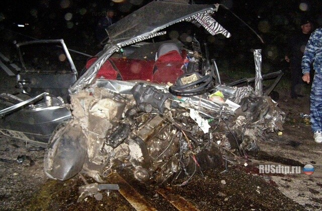 В лобовом столкновении ВАЗ-2114 и «Porsche Cayenne» погибли 4 человека 