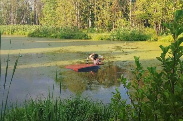 В Марий Эл пьяный водитель пытался скрыться от гаишников и утопил машину в пруду 