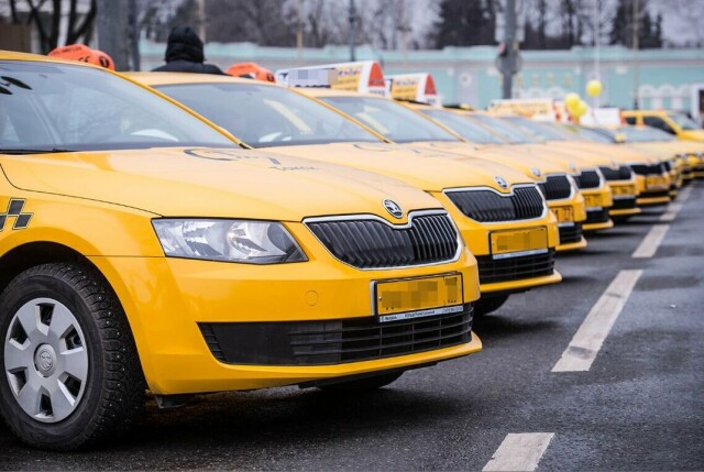 Российские таксисты стали больше зарабатывать 