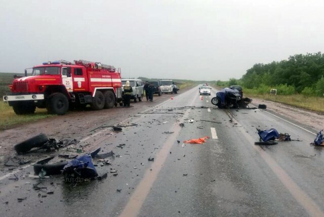 В Оренбургской области в ДТП с участием автомобиля и микроавтобуса один человек погиб и 9 пострадали 