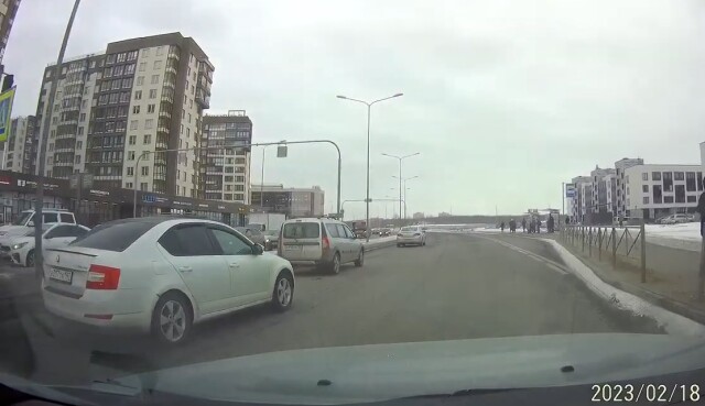 В Петербурге водителю «Шкоды» не понравилось, что его не пустили в правую полосу 