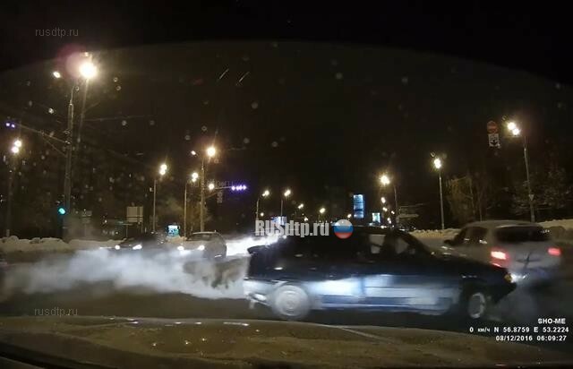 ДТП на пересечении улиц Удмуртская — Холмогорова в Ижевске